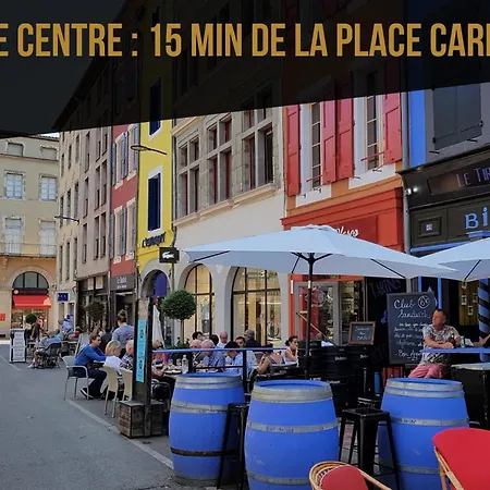 Appartement Les De Laure - L'or Vert, Avec Vue Sur Le Chateau, Parking Prive, Climatisation, A 160 M De La Cite Medievale
