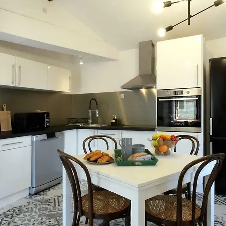 Les De Laure - L'or Vert, Avec Vue Sur Le Chateau, Parking Prive, Climatisation, Netflix, A 160 M De La Cite Medievale